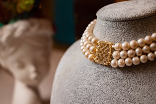 stylish wedding jewelry displays