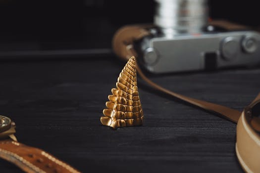 beautiful leather jewelry pieces